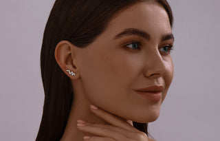 Нежни дамски сребърни обеци