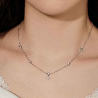 Сребърно колие