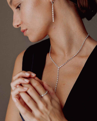 Сребърно колие