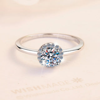 Сребърен пръстен - Lumina Halo Moissanite
