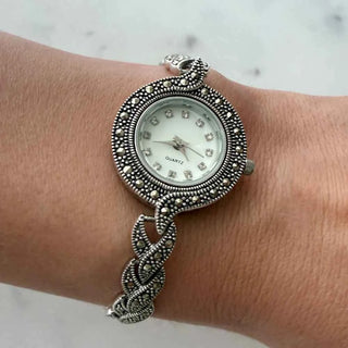 Сребърен часовник - Timeless Whisper