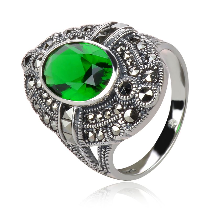 сребърен пръстен с марказити и зелен циркон